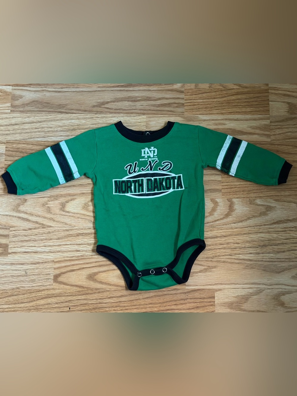 UND North Dakota Bodysuit 18 Months Long Sleeve Team Athletics Football Style